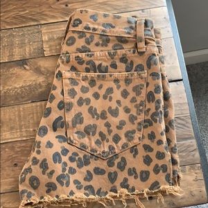 Abercrombie Annie high rise shorts